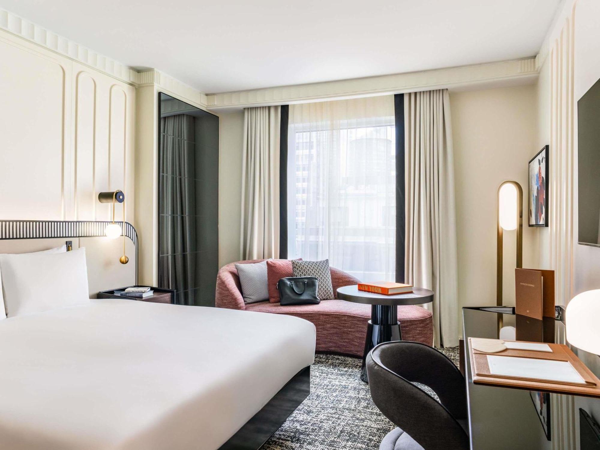 Superior Room - King Bed